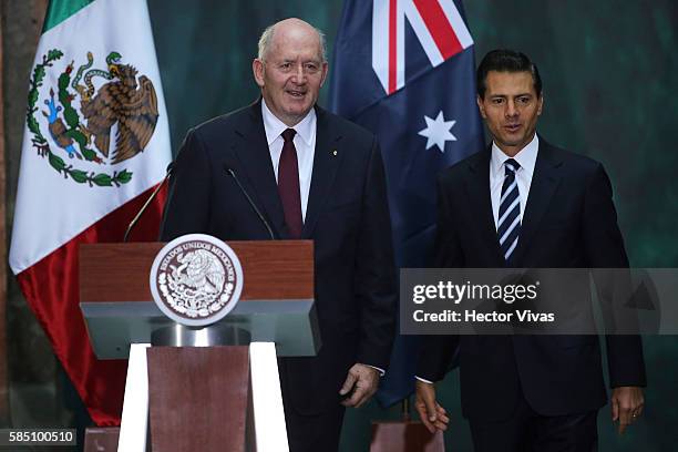 Sir Peter Cosgrove, Governor-General of Australia and Enrique Pena Nieto, President of Mexico during an official visit at Palacio Nacional on August...