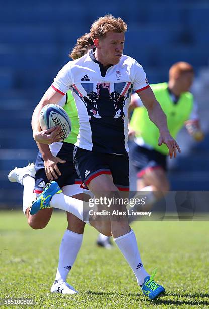 Sam Cross 4,984 Sam Cross Photos & High Res Pictures - Getty Images