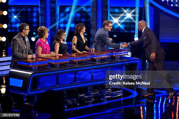 Tommy Davidson vs Kristi Yamaguchi and Dave Foley vs Jalen Rose"- The celebrity families competing to win cash for their charities feature the...