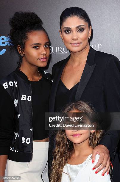 Designer Rachel Roy and daughters Ava Dash and Tallulah Ruth Dash attend the premiere of EuropaCorp's "Nine Lives" at the TCL Chinese Theatre on...