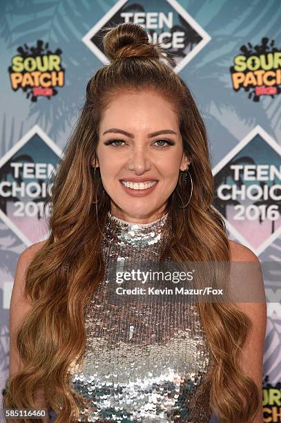 Model and Television host Patricia Zavala attends Teen Choice Awards 2016 at The Forum on July 31, 2016 in Inglewood, California.