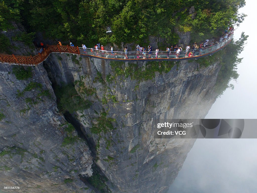 Glass Skywalk Overlooking Road Of 99 Turns 0pens In Zhangjiajie