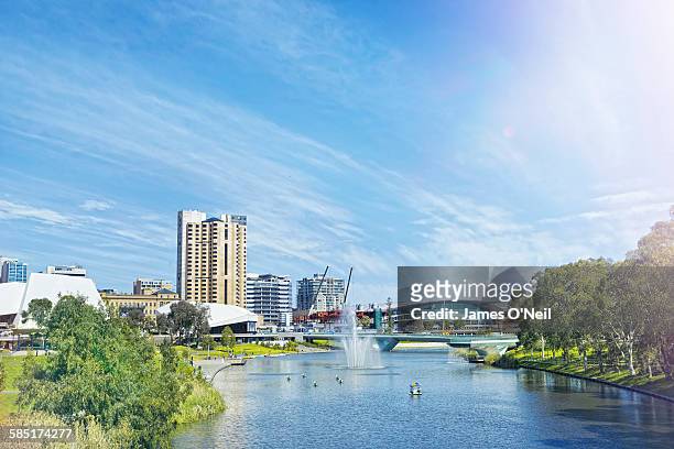 adelaide city centre and river torrens - adelaide photos et images de collection