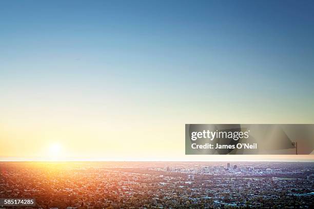 sunset over adelaide - dusk sky - fotografias e filmes do acervo