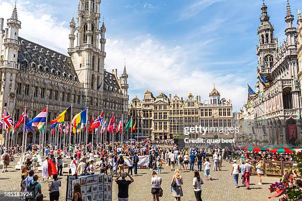 grand place in brussels on the national day - national day of belgium 2016 imagens e fotografias de stock
