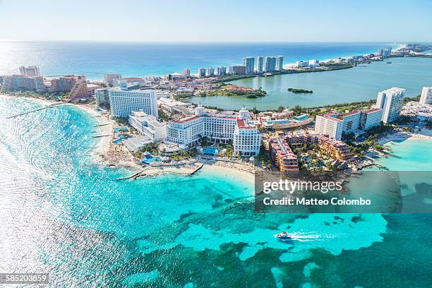 aerial view of cancun hotel zone, mexico - cancun 個照片�及圖片檔