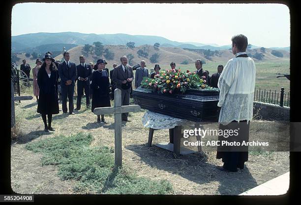 Miniseries - Airdate: March 27 through 30, 1983. L-R: RACHEL WARD;BRETT CULLEN;DWIER BROWN;JEAN SIMMONS;RICHARD KILEY;BILL MOREY;ANTOINETTE...