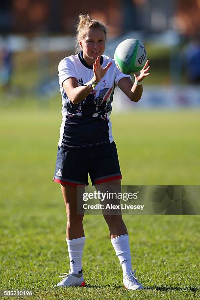 Emily Scott passes the ball during the Great Britain Rugby 7's training session at Cruzeiro FC on August 1, 2016 in Belo Horizonte, Brazil.