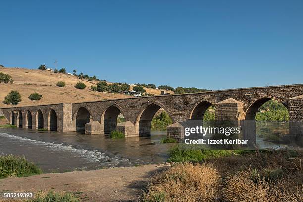 tigris bridge also known as ten arches bridge - diyarbakir stock pictures, royalty-free photos & images