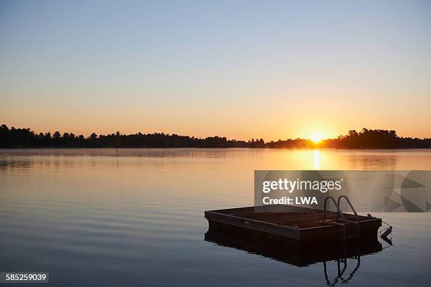 Lake Rafe's Floating Rafts For Lakes Fotografías e imágenes de stock - Getty Images