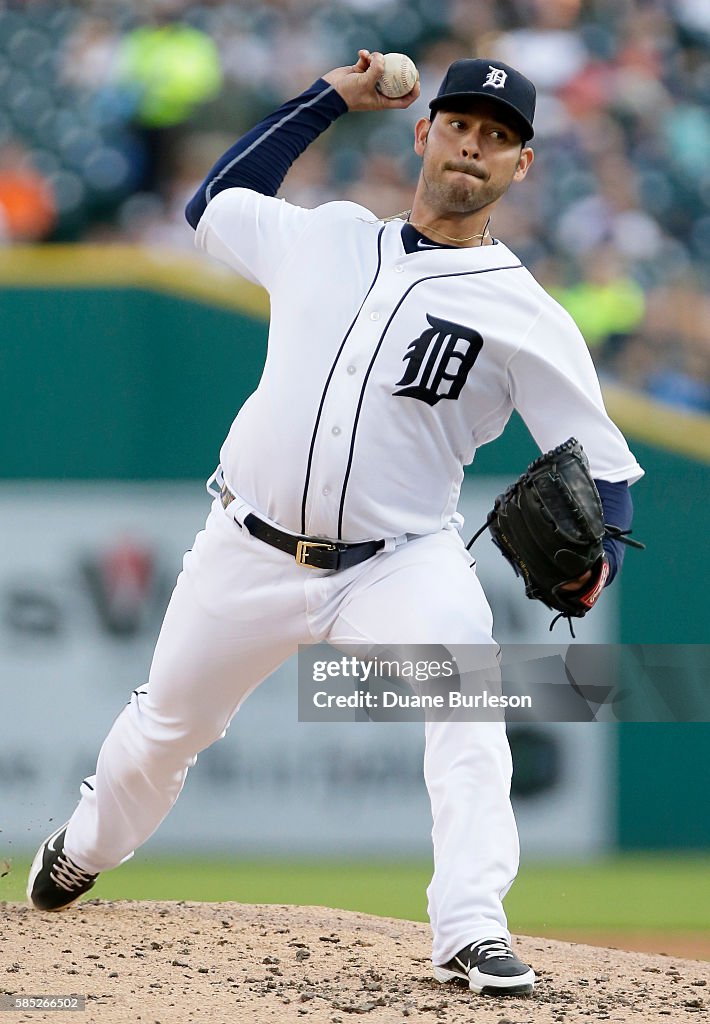 Chicago White Sox v Detroit Tigers