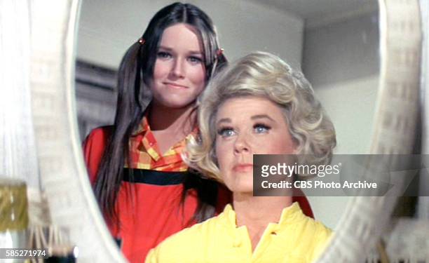 Theatrical movie originally released August 7, 1968. Pictured from left to right, Barbara Hershey and Doris Day . Frame grab.
