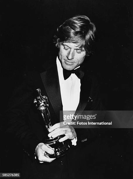 Actor Robert Redford holding his Best Actor Oscar for the film 'Ordinary People' at the 53rd Academy Awards, Los Angeles, March 31st 1981.