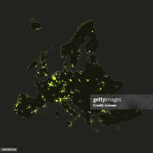 黒の背景にヨーロッパの緑色の光汚染マップ - photopollution点のイラスト素材／クリップアート素材／マンガ素材／アイコン素材