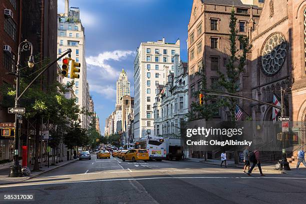 madison avenue, manhattan upper east side, new york. - madison avenue photos et images de collection