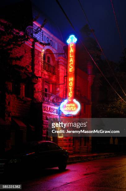 historic palace hotel & bathhouse in eureka springs at night - 585331358,585331356,585331370,585331372,585331382,585331380,585331390,585331386,585331396,585331394,585331410,585331422,585331428,585331440,585331430,585331442,585331448,585331450,585331452,585331464,585331468,585331472,585331508,585331506,585331494,585331512,585331516,585331522 stock pictures, royalty-free photos & images