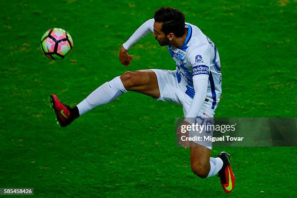 Raul Lopez of Pachuca controls the ball during a match between Pachuca and Olimpia as part of Liga de Campeones CONCACAF Scotiabank 2016/17 at...