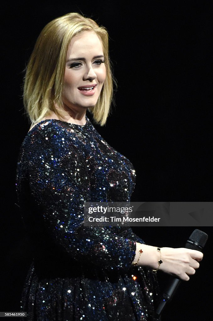 Adele Live 2016 - North American Tour In Oakland, CA