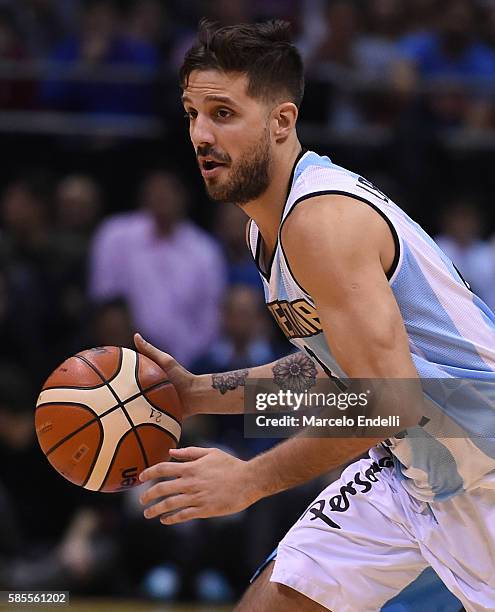 Nicolas Laprovittola of Argentina dribbles the ball during a match between Argentina and Francia as part of Super 4 at Orfeo Superdomo on August 01,...