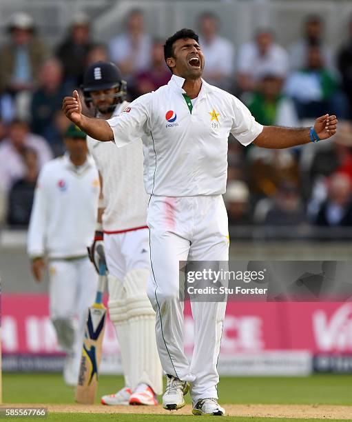 Pakistan bowler Sohail Khan celebrates after dismissing Jamews Anderson and claiming his fifth wicket during day one of the 3rd Investec Test Match...