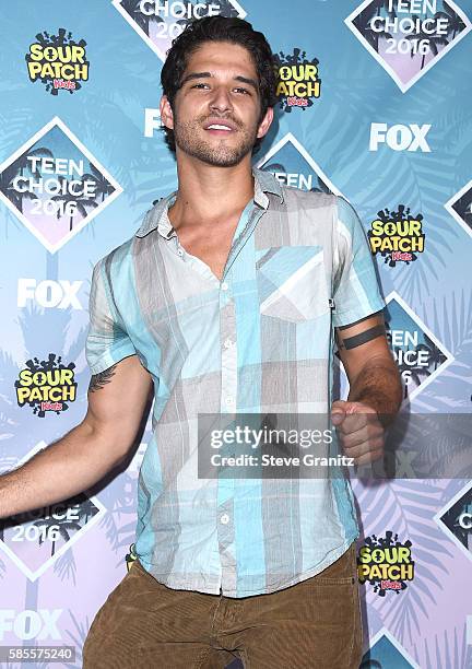 Tyler Posey poses at the Teen Choice Awards 2016 at The Forum on July 31, 2016 in Inglewood, California.