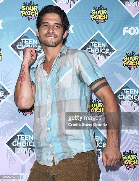 Tyler Posey poses at the Teen Choice Awards 2016 at The Forum on July 31, 2016 in Inglewood, California.