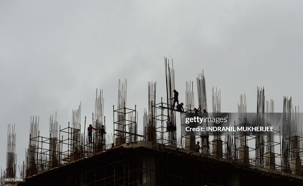 TOPSHOT-INDIA-ECONOMY-GROWTH