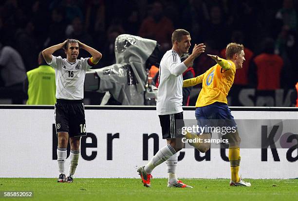 Rasmus ELM jubelt nach seinem Ausgleichstor zum 4:4 , Philipp Lahm und Lukas Podolski können es nicht fassen Fussball Länderspiel WM 2014...