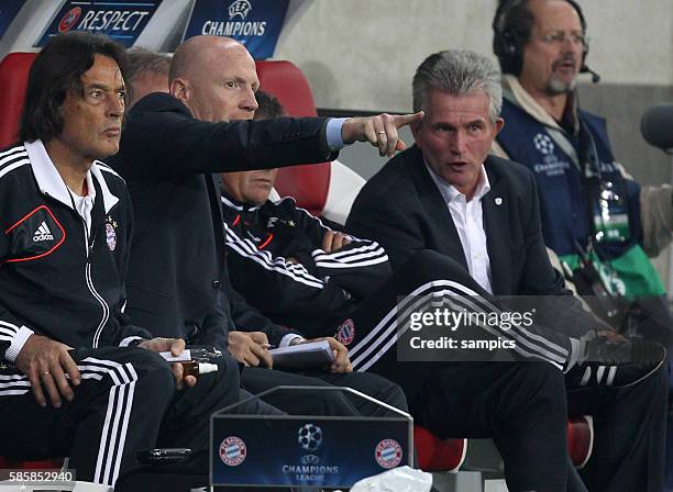 Sorgenvolle Blicke Sportvorstand Matthias Sammer FC Bayern München und Trainer Jupp Heynckes FC Bayern München Fussball Uefa Championsleague : LOSC...