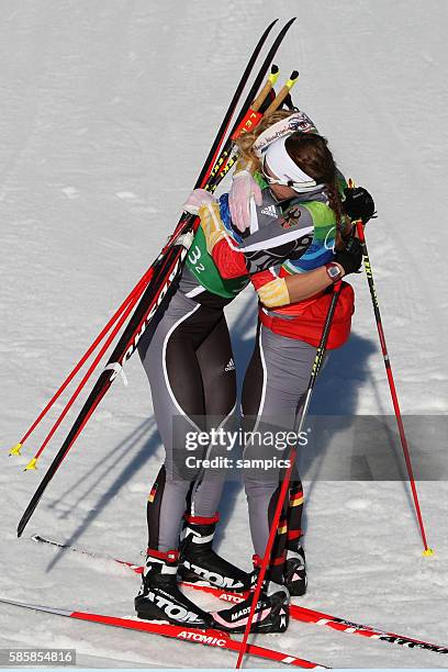 Olympiasieger Claudia Nystad und Evi Sachenbacher Stehle GER Ski Langlaufen Team sprint Olympische Winterspiele in Vancouver 2010 Kanada olympic...