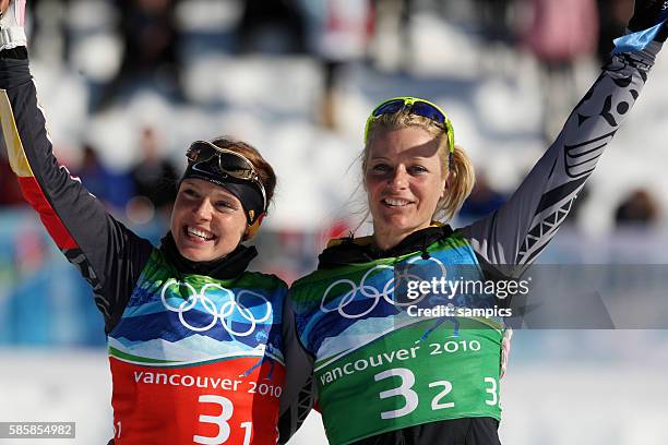 Olympiasieger Claudia Nystad und Evi Sachenbacher Stehle GER Ski Langlaufen Team sprint Olympische Winterspiele in Vancouver 2010 Kanada olympic...