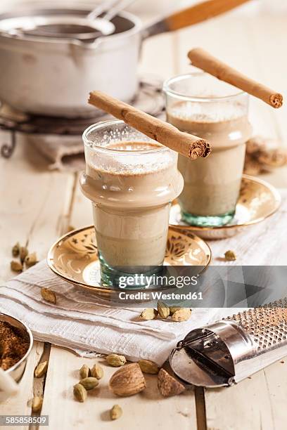 indian chai with spices - chai tea stockfoto's en -beelden