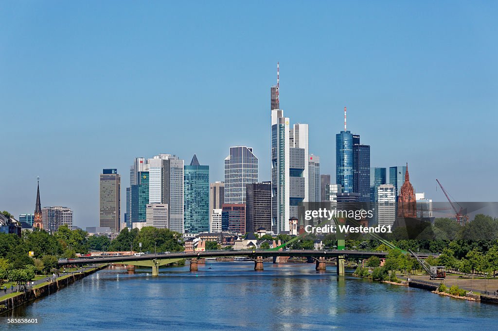 Germany, Frankfurt, view to skyline with Floesserbruecke in the foreground