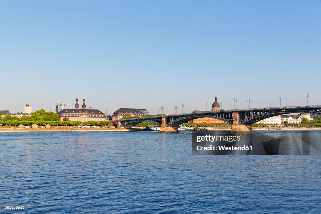 Germany, Mainz, view to parliament at Deutschhaus Mainz and Theodor Heuss Bridge with Rhine River in front