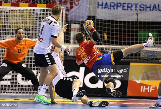 Julen AQUINAGALDE gegen Silvio Heinevetter Handball Männer Weltmeisterschaft Viertelfinale : Spanien - Deutschland mens ihf handball...