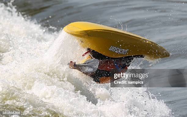 Adam Chappell Kajak Einer Männer K1 men Kanu ICF Freestyle WM 2011 in Plattling