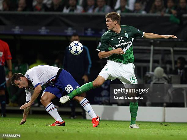 Antonio Cassano , Sebastian Prödl Fußball Championsleague Qualifikation Hinspiel : Werder Bremen - Sampdoria Genua 3:1 18.8.2010