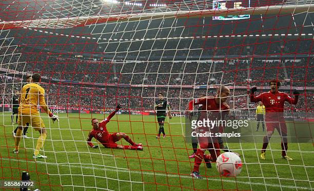 Tor Treffer von Arjen ROBBEN FC Bayern München zum 1:0 1 Bundesliga Fussball FC Bayern München -Werder Bremen Saison 2012 / 2013