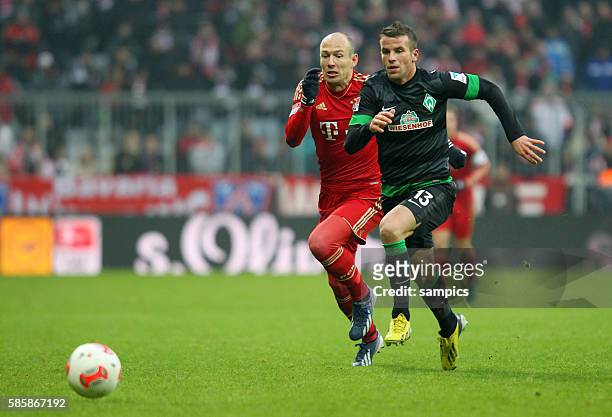 Arjen Robben vs. Lukas Schmitz 1. Fußball-Bundesliga: FC Bayern München vs. Werder Bremen
