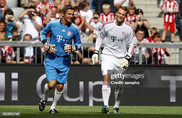 Manuel Neuer Bayern Munchen und Jörg Joerg Butt FC Bayern Munchen bbut Saisonstart des FC Bayern Munchen fur die Saison 2011 / 2012 in der Allianz...