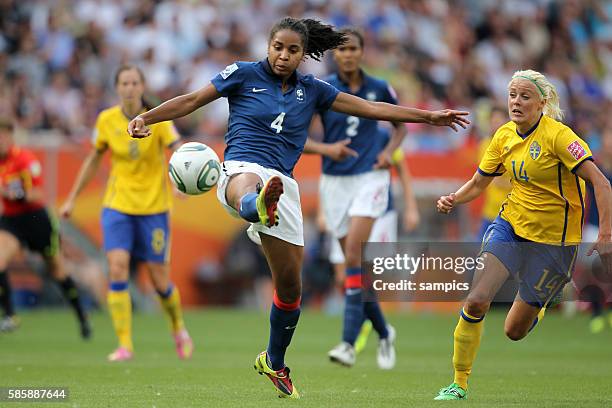 Laura Georges FRA gegen Josefine Oqvist Spiel um PLatz 3 kleines Finale Schweden 1 FifA Frauen Fussball WM Weltmeisterschaft 2011 in Deutschland FIFA...