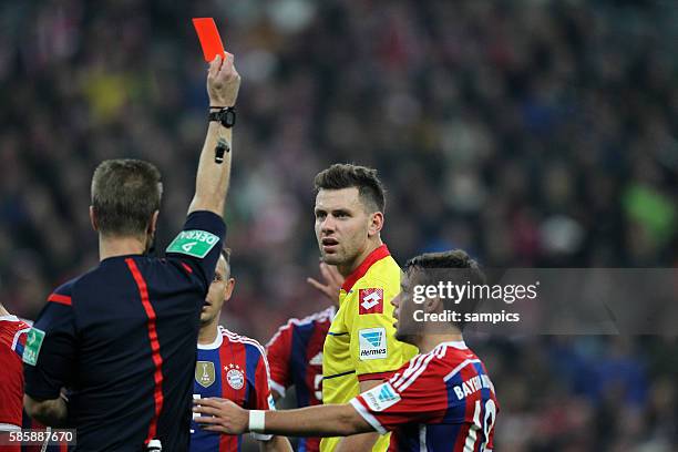 Rote Karte PLatzverweis von Adam Szalai 1 Bundesliga Fussball FC Bayern München - TSG 1899 Hoffenheim Saison 2014/ 2015