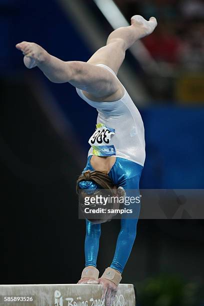 Ksenia SEMENOVA am Schwebebalken Olympische Sommerspiele in Beijing 2008 : Turnen Frauen Mehrkampf Finale