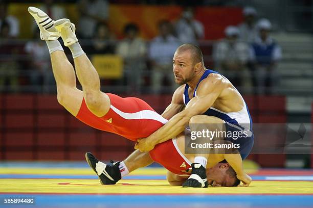 Ringen Finale Herren M?nner Griechisch R?misch 96 KG Mirko Englich GER rot gegen Aslanbek Khushtov RUS blau Olympische Sommerspiele 2008 in Peking...