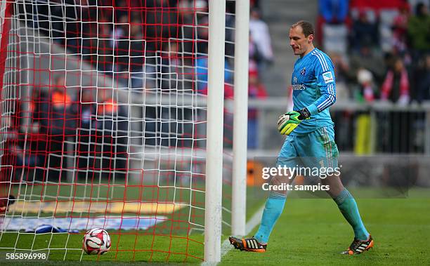 Musste achtmal hinter sich greifen Jaroslav Drobny 1 Bundesliga Fussball FC Bayern München - Hamburger SV 8 : 0 Saison 2014/ 2015