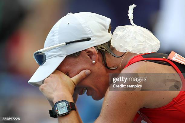 Gehen Frauen 20 km walking Pulk Laura Polli mit Eiswürfel im Nacken Leichtathletik WM Weltmeisterschaft Moskau 2013 IAAF World Championships...