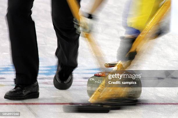 Curling Damen Finale Schweden - Schweiz women's gold Medal game Sweden - Suisse Aktion allgemein olympische Winterspiele in Turin 2006 olympic winter...