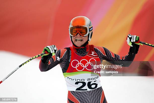 Skialpin Abfahrt Frauen Alpine skiing downhill ladies in San Sicario Fraiteve am 15.2.06 Zweiter Platz f?r Martina Schild - SUI olympische...