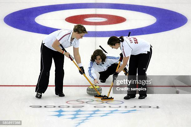 Curling Damen Finale Schweden - Schweiz women's gold Medal game Sweden - Suisse olympische Winterspiele in Turin 2006 olympic winter games in torino...