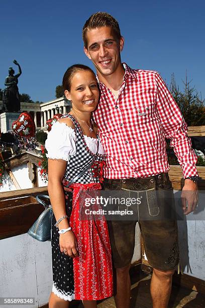 Nils PETERSEN FC Bayern Munchen und Annemarie Ziege Oktoberfestbesuch des FC Bayern Munchen